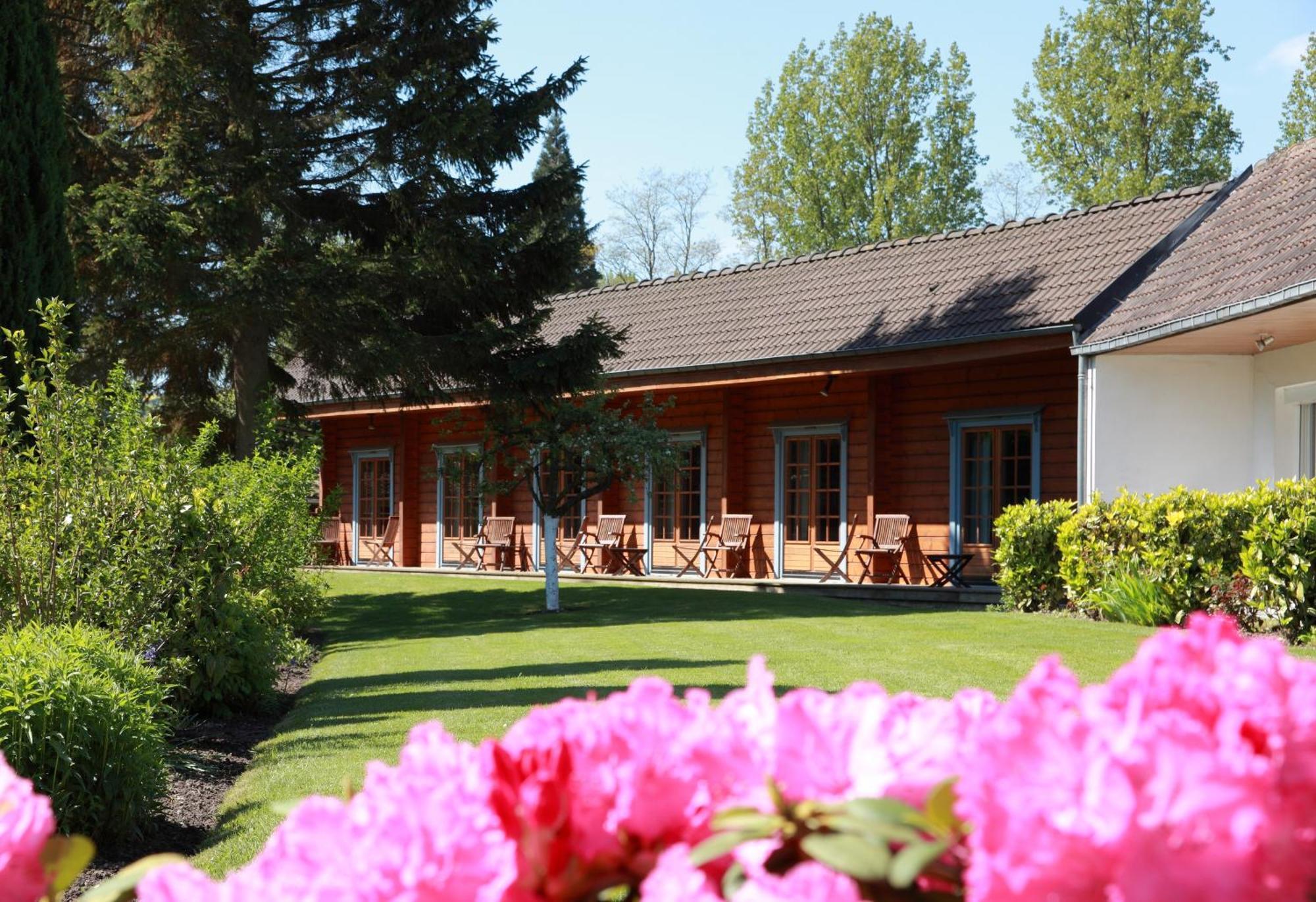 Logis - Hotel & Restaurant Les Trois Fontaines Marconne Екстер'єр фото